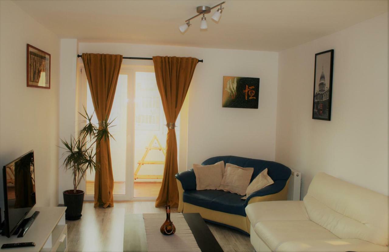 Casa Peterfi - Apartment With 3 Bedrooms And Spacious Living Room Targu Mures Exterior photo