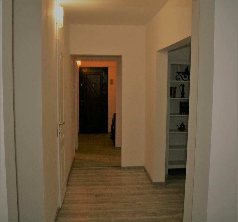Casa Peterfi - Apartment With 3 Bedrooms And Spacious Living Room Targu Mures Exterior photo